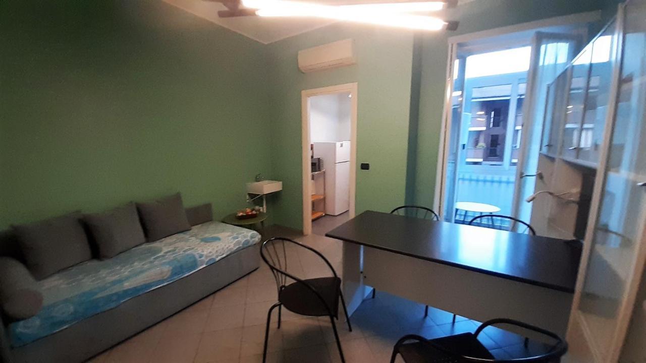 Metronear Apartment โกลเลญโญ ภายนอก รูปภาพ